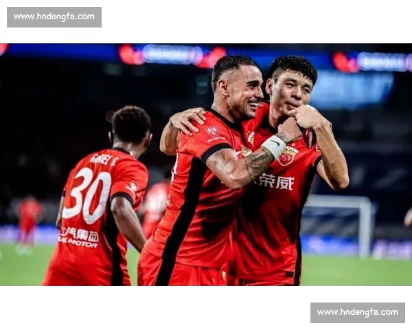 鲁能主场迎战亚泰强强对话牵动中超争冠与保级走向焦点之战悬念拉满